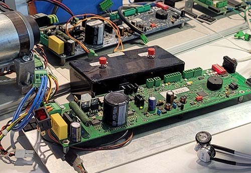 Scheda elettronica per porta automatica