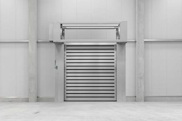 Porte rigide rapide anti-effraction